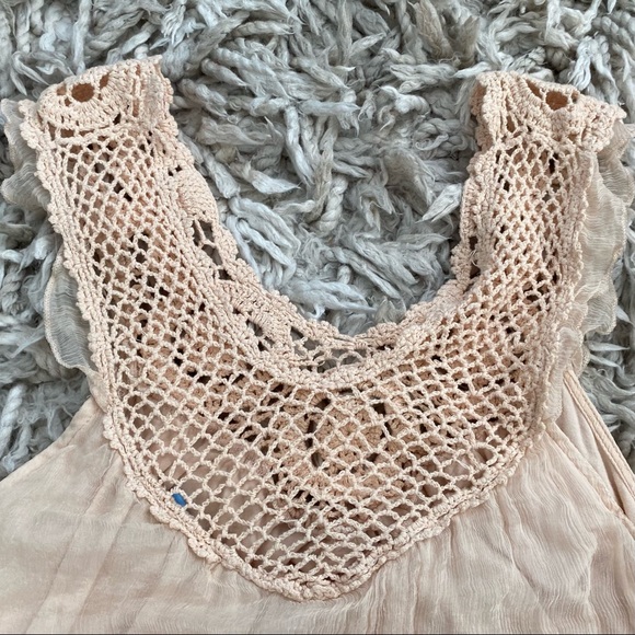 FOREVER 21 light pink sleeveless blouse, size small - Picture 6 of 6